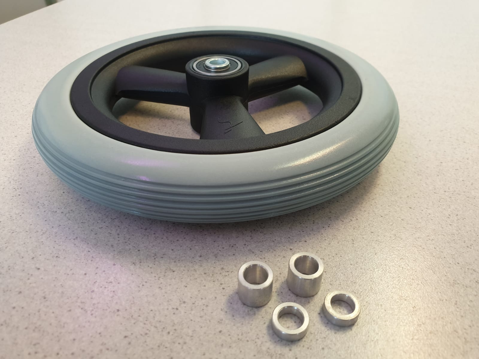 Wiel 200 x 30 (8") PU band grijs, naaflengte: 38/44/60mm, per stuks verpakt